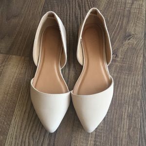 Pointed toe flats
